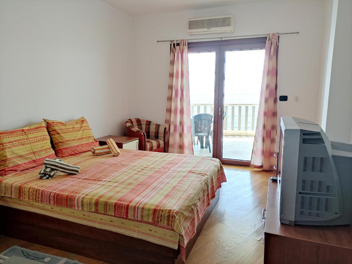 Apartments Altea Rafailovici Exterior photo